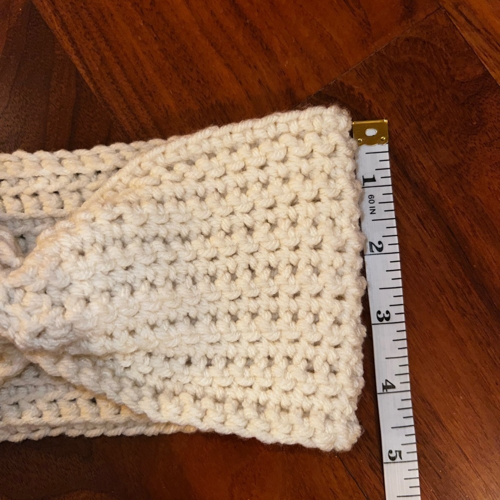 Hand Made Crocheted Headband! 😊 - Picture 4 of 7